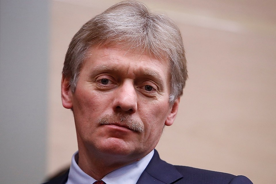 Пресс-секретарю президента Дмитрию Пескову даже пришлось успокаивать журналистов