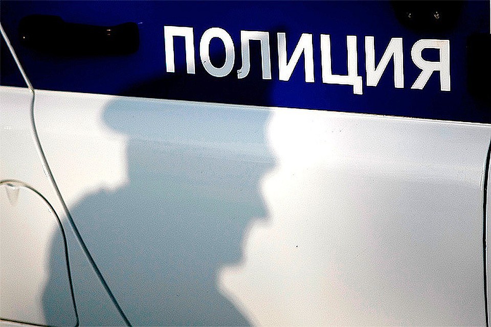Молодой человек повредил две машины на улице