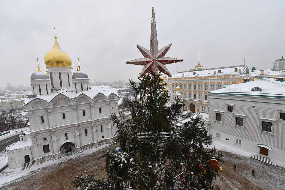 Главная елка страны продолжает жить в своих "детках"