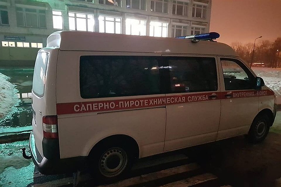 Из здания эвакуировали больше ста человек. Фото: УВД