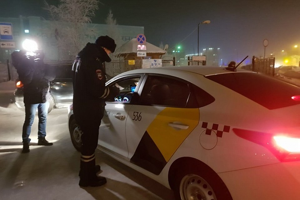 В Новом Уренгое в ДТП с такси пострадала девочка Фото: 89.мвд.рф