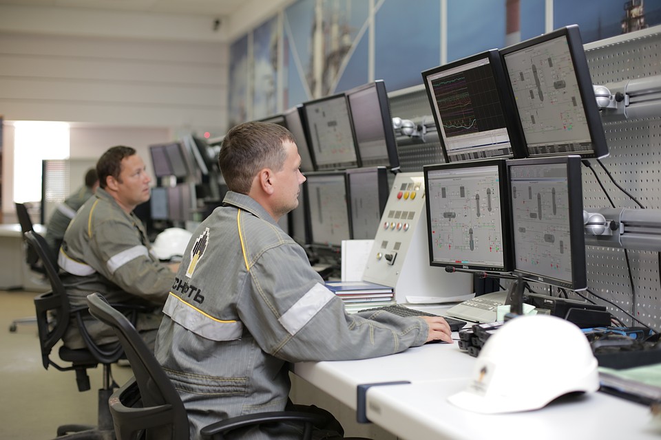 Наукоемкое производство требует от коллектива не только высокой квалификации, но и постоянного развития