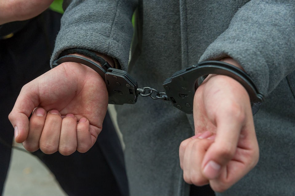 Подозреваемый в убийстве 20-летней девушки североморец признал свою вину.