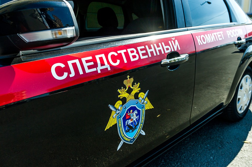 В Омске на работе умер слесарь