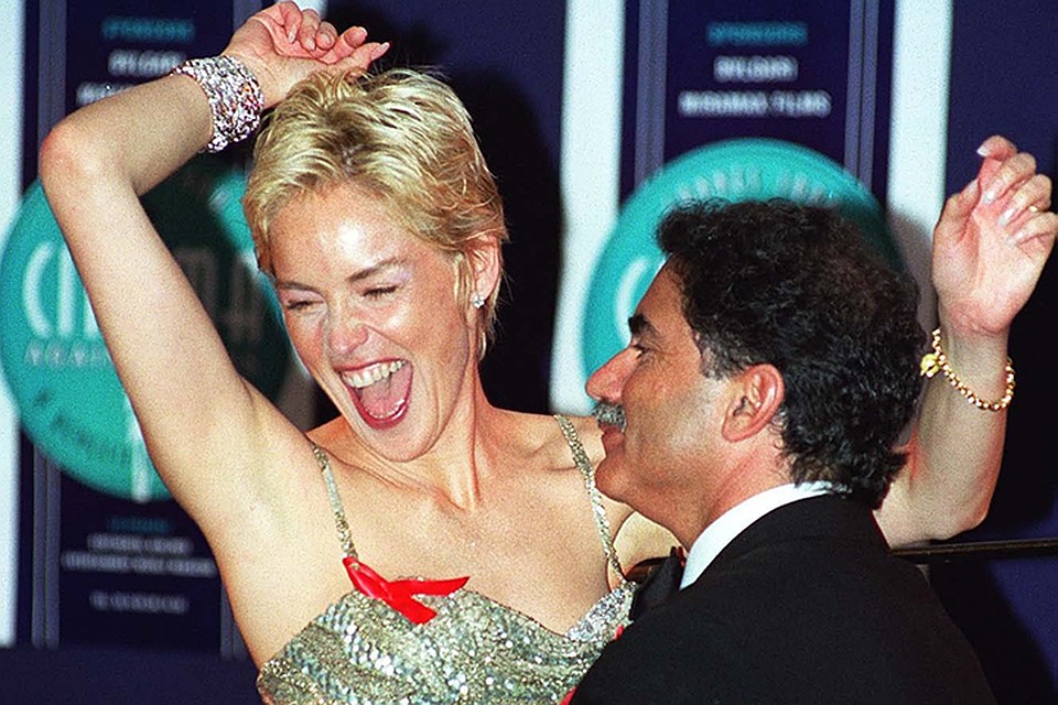 Шэрон Стоун и Фил Бронштейн поженились 14 февраля 1998-го года