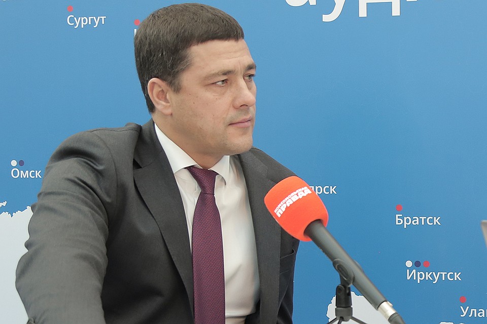 Михаил Ведерников.