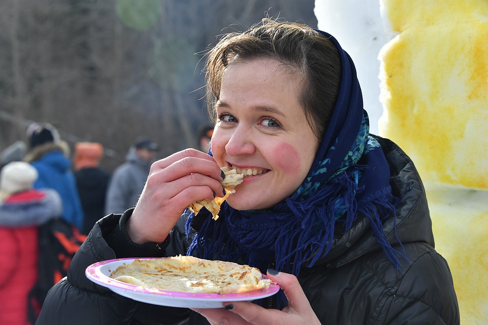 Аппетитный блеск и ароматный вкус блина зависит от сливочного масла