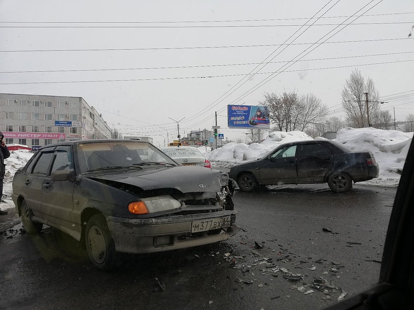 На Антонова столкнулись два ВАЗа