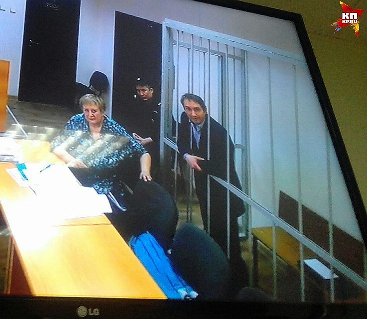 Константин Ромаданов совместно с Олегом Осташовым и его замами разработали преступную схему, которая позволяла им наживаться на завышенных тарифах на электричество.