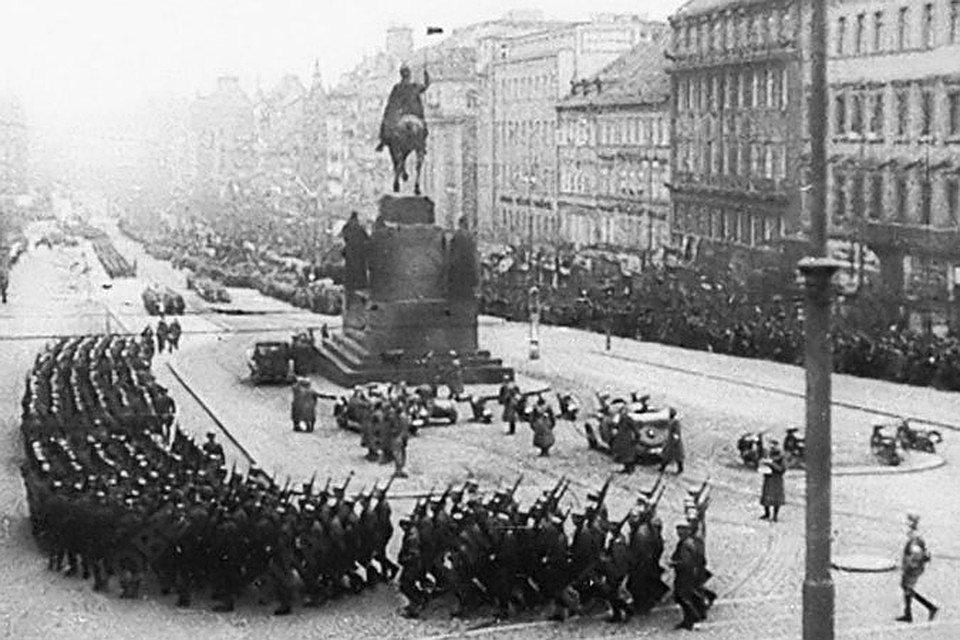 Когда падение Третьего рейха стало неизбежным, германское командование и высшая аристократия озаботились сохранением «честно нажитого имущества»