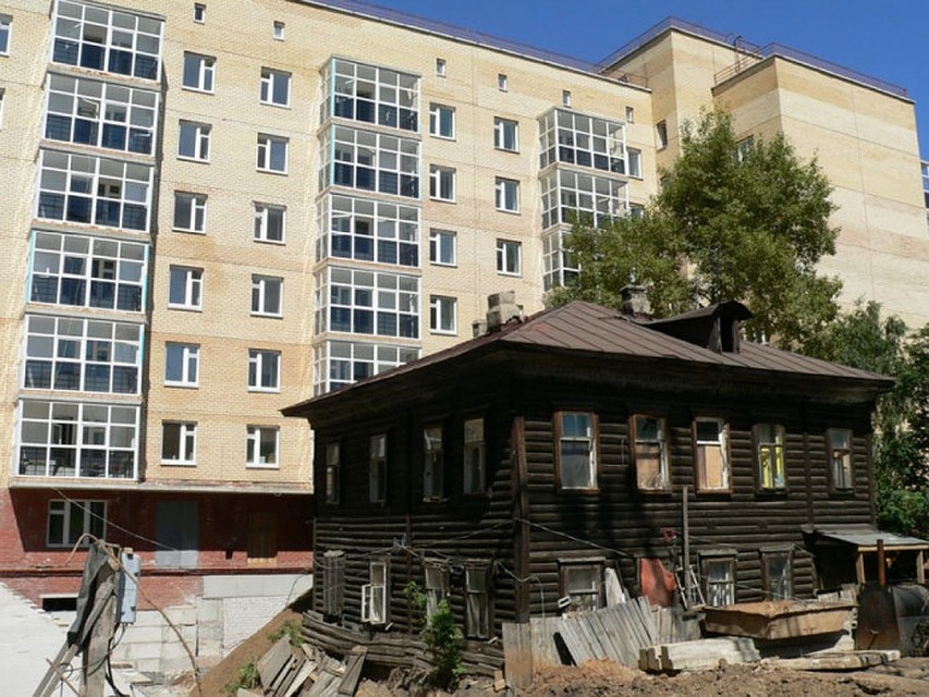 Площадь аварийного жилья в республике, 1142,6 тыс. кв. м.