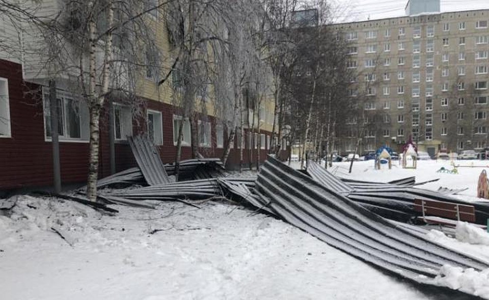 В Нижневартовске восстанавливают кровлю сгоревшего пятиэтажного жилого дома . Фото с сайта администрации города Нижневартовск