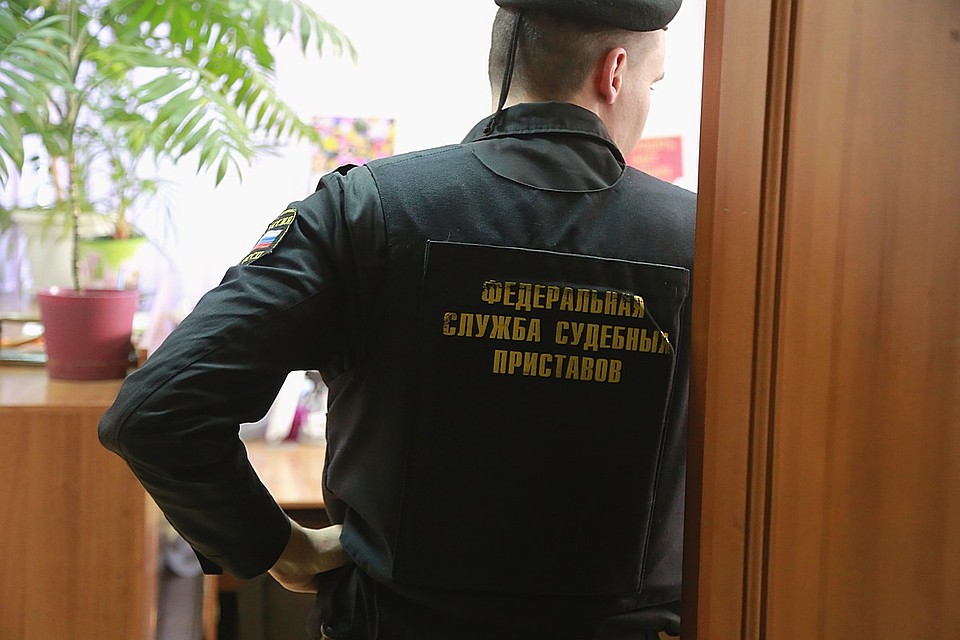 Житель Красноярска захватил часть подъезда назло соседям