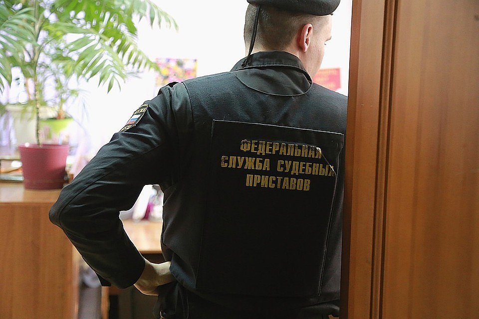 Красноярец отсудил у магазина 255 000 за сломанный телевизор, но сам стал должником