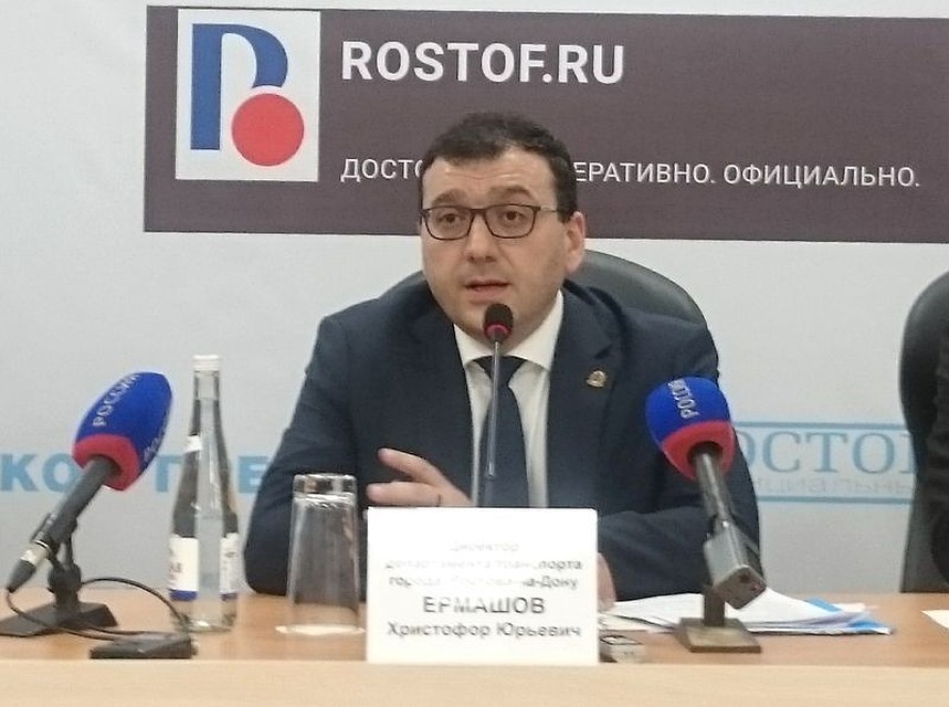 Христофор Ермашов во время пресс-конференции.