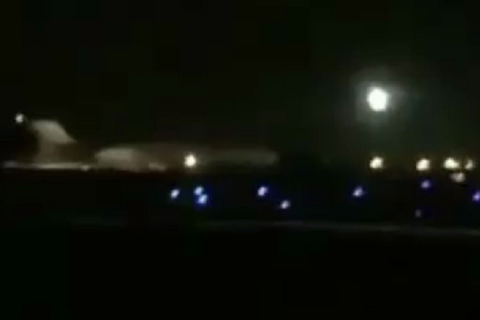 В аэропорту Тегерана загорелся самолет со 100 пассажирами на борту