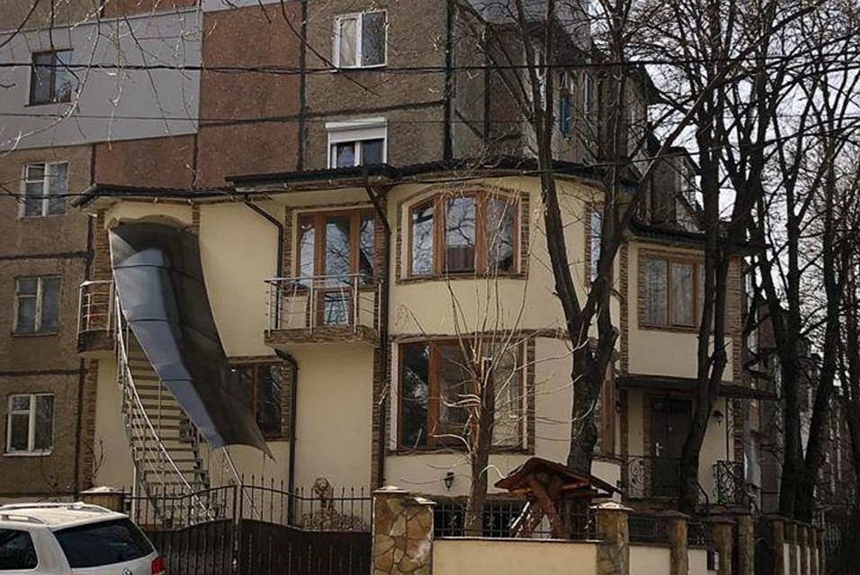 Особняк в "хрущевке". Фото: facebook.com/chisinau.fail