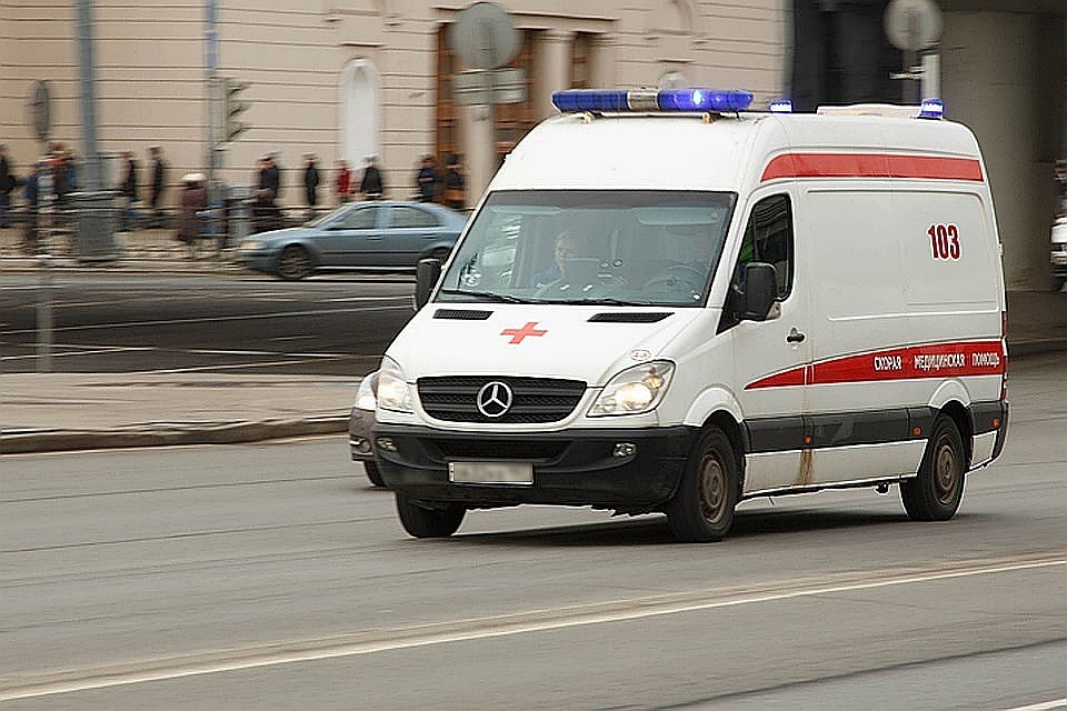 В Нижнем Новгороде 13-летняя девочка чудом выжила после падения с восьмого этажа
