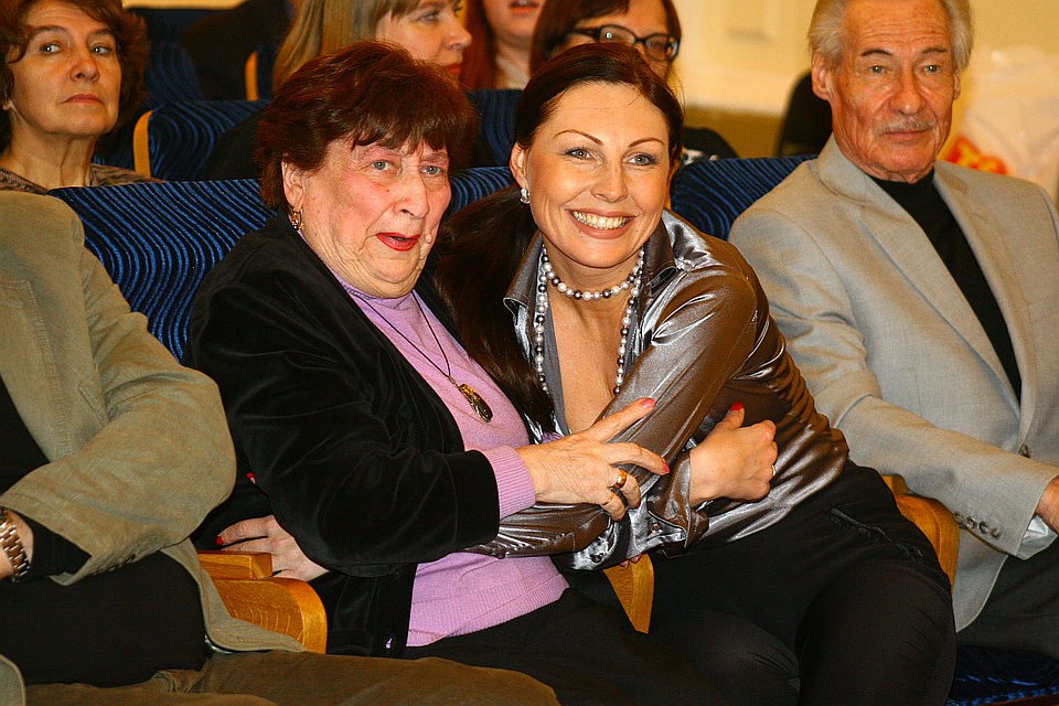 Актриса рассказала, что Рива Левите ее практически воспитала.