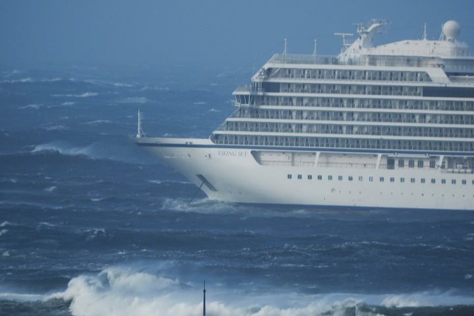 Спасательные работы завершились на пароме Viking Sky
