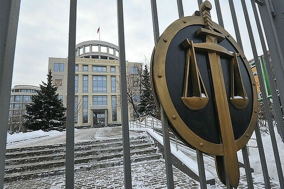 Жителя Краснодара подозревают в краже 200 тысяч рублей и автомобиля