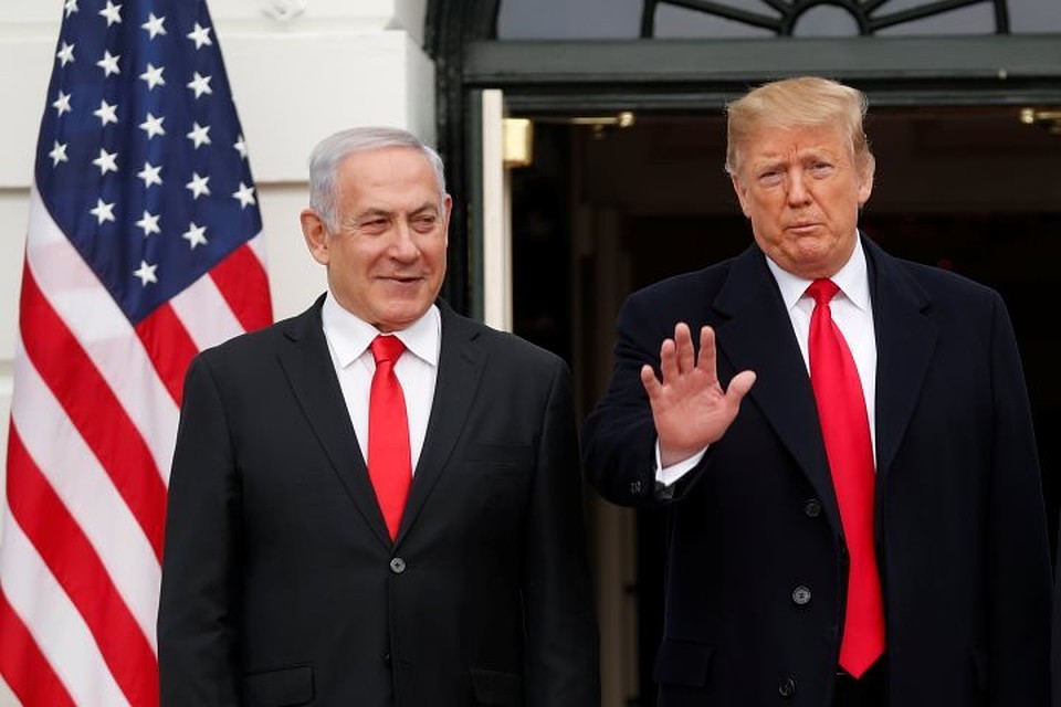 Президент США Дональд Трамп (справа) встретился с премьер-министром Израиля Биньямином Нетаньяху