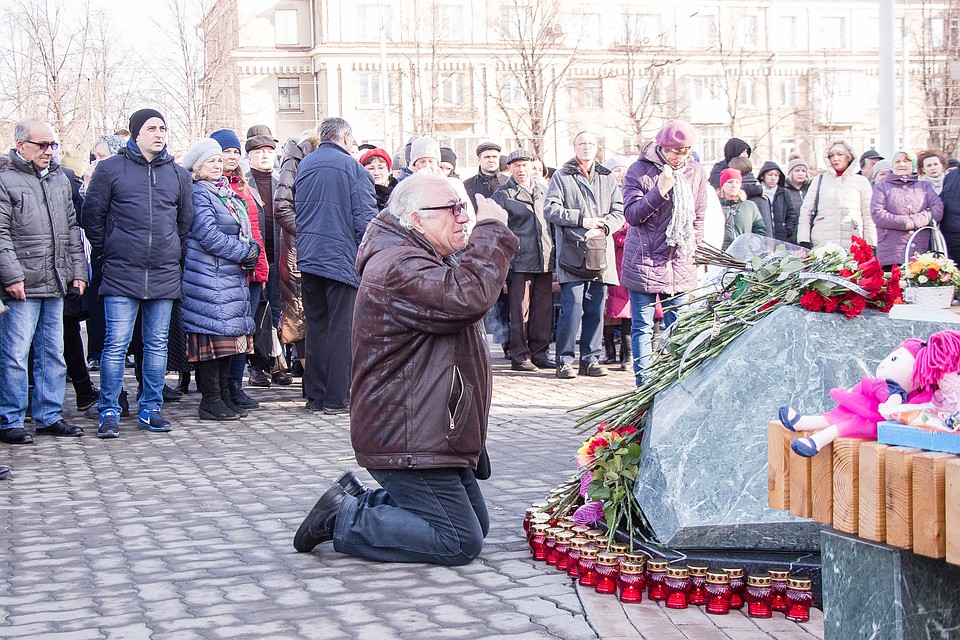 Боль трагедии в «Зимней вишне» останется в нас навсегда.