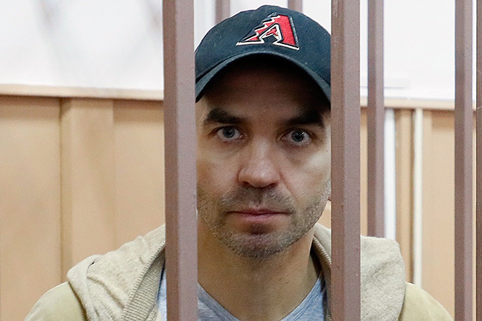 Чиновник предстал перед журналистами не в дорогом костюме, а в спортивной кепке и в олимпийке с закатанными рукавами. Фото Юрий Кочетков/EPA/ТАСС