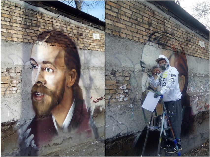 Художник планирует доделать портрет на днях. Фото: Михаил Котлованов.