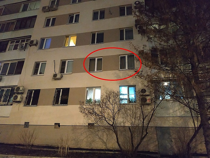 Девушку убили в квартире на втором этаже дома на пересечении улиц Ново-Садовой и Осипенко