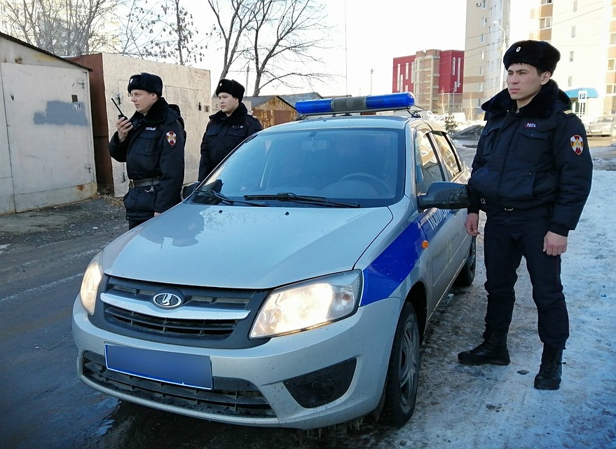 Омичка напала с ножом на двух любовников