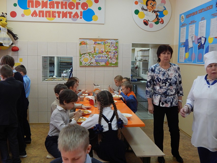 Поставщик школьных обедов уверял, что у него все хорошо