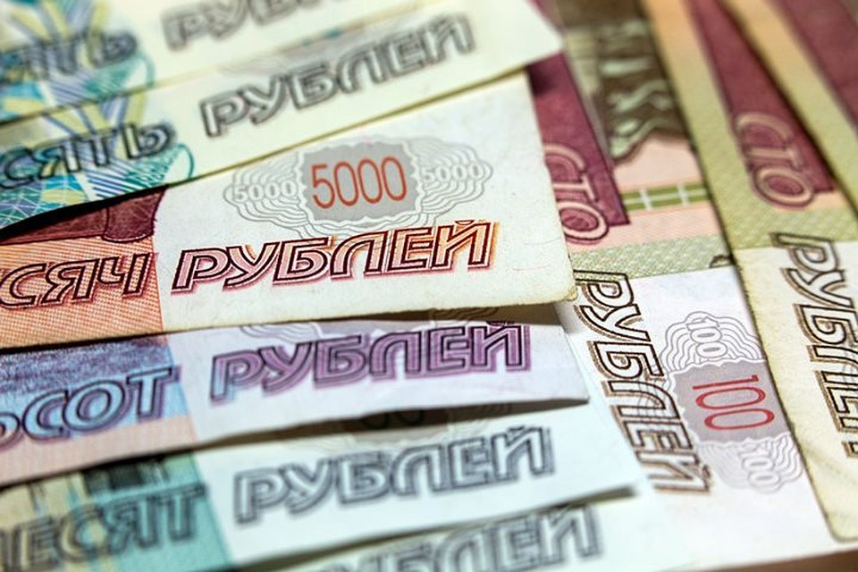 Названы вакансии с зарплатой выше 500 тысяч рублей