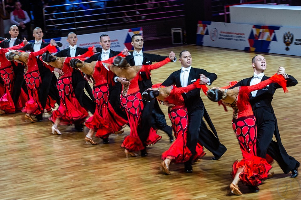 Тюменцы с успехом выступили на чемпионате и первенстве России по спортивным танцам