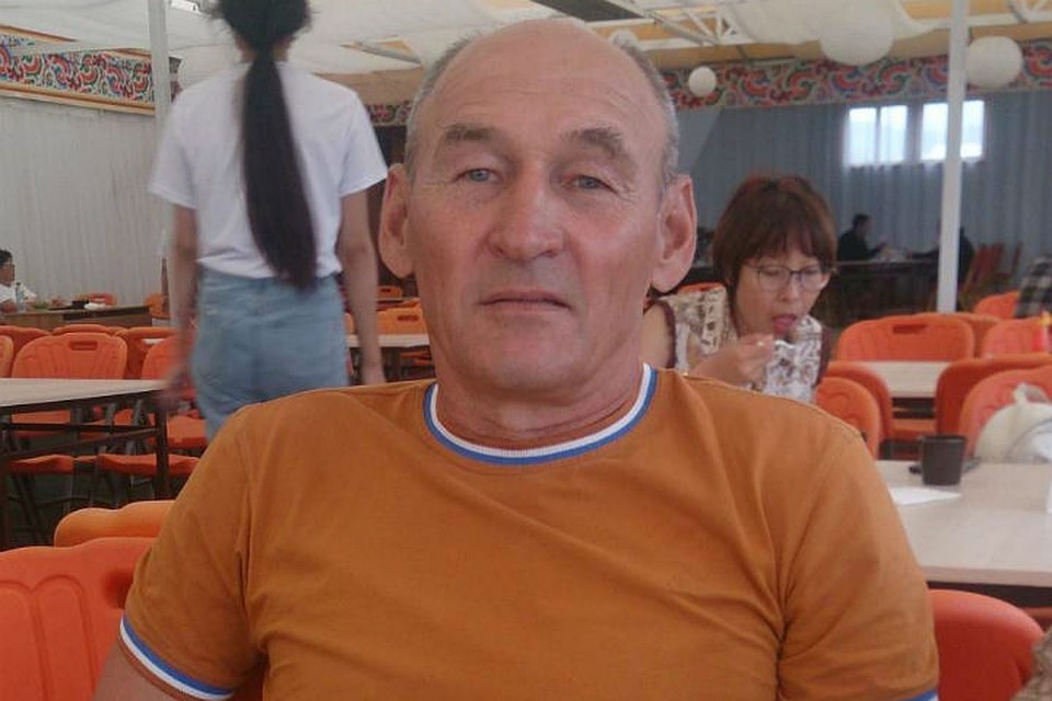 Выживший: сибиряк неделю блуждал по льду Байкала, пока его случайно не спасли рыбаки. Фото: личный архив Владимира Кокина.