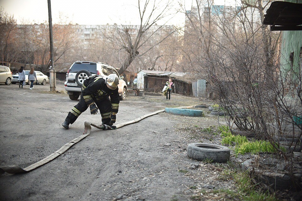 Помощь пожарных понадобилась многодетной семье в Евсино.