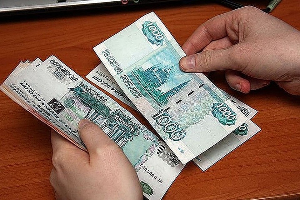 Мужчина продал квартиру, чтобы оплатить долг.