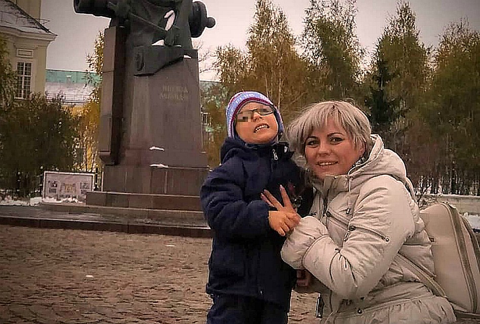 Богдан послушный мальчик, просто у него недуг