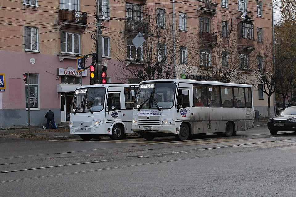 Пассажиры даже не успели прости в салон, когда водитель тронулся