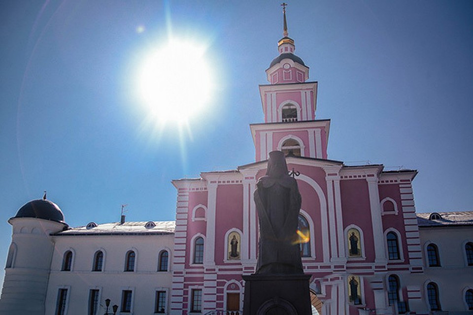 Ночью температура воздуха в столице упадет до минус 10 градусов.