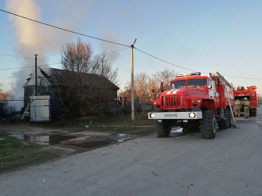 На месте происшествия работали пожарные