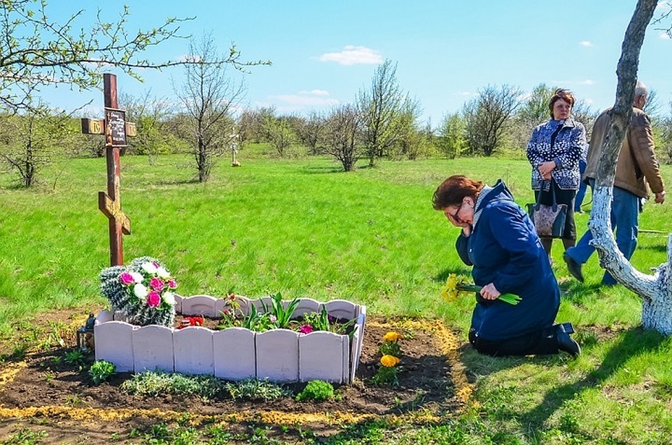 Вера Николаевна побывала и на месте гибели своего сына. Там она не удержала материнские слезы. Фото: «Донецкая Республика». Фото:
