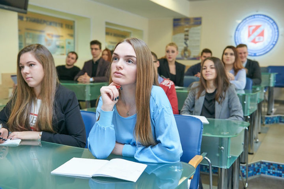 Знакомиться с университетом можно и нужно заранее. К примеру, ближайший День открытых дверей в СПбУТУиЭ - 26 апреля. Фото: СПбУТУиЭ.