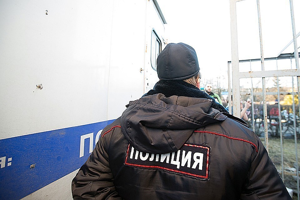 Столичные полицейские ищут двоих мужчин, которые выстрелили в человека на севере Москвы