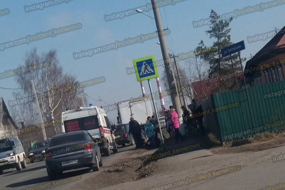 Ребенка с травмами доставили в больницу Фото: "Инцидент Кемерово" / "ВКонтакте"
