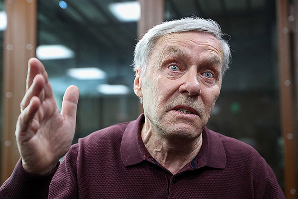 Суд приговорил отца полковника Захарченко к четырем годам колонии. Фото: Сергей Савостьянов/ТАСС