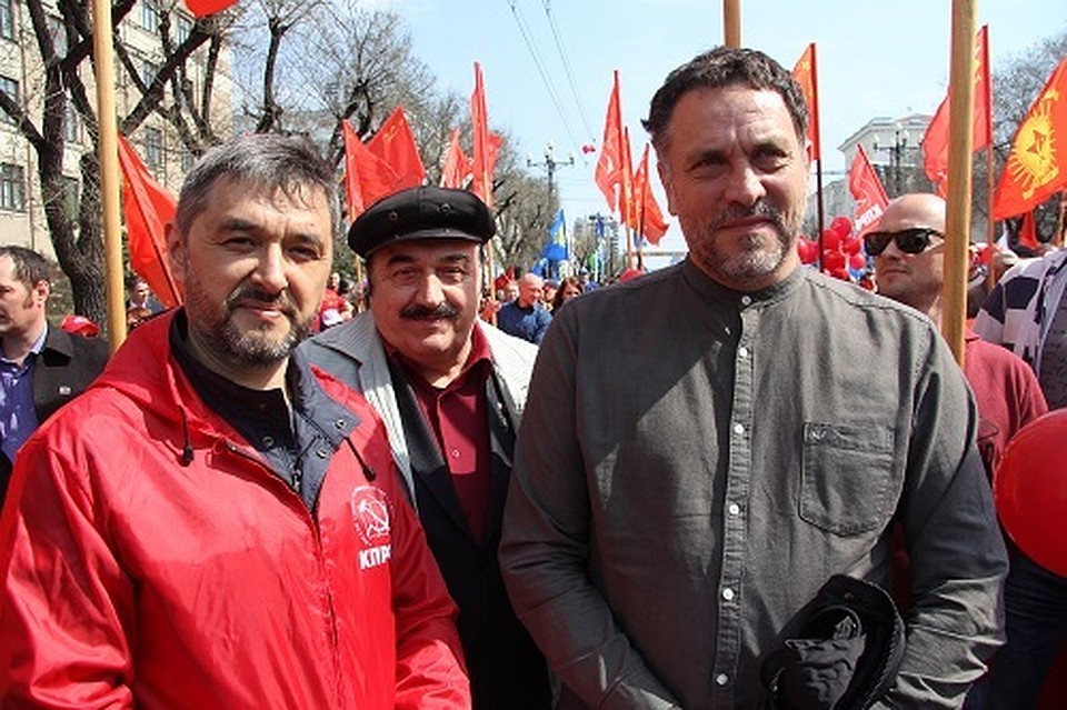 Лидер хабаровских коммунистов Максим Кукушкин и представитель "Левого фронта" Максим Кукушкин. Фото пресс-службы ХРО КПРФ