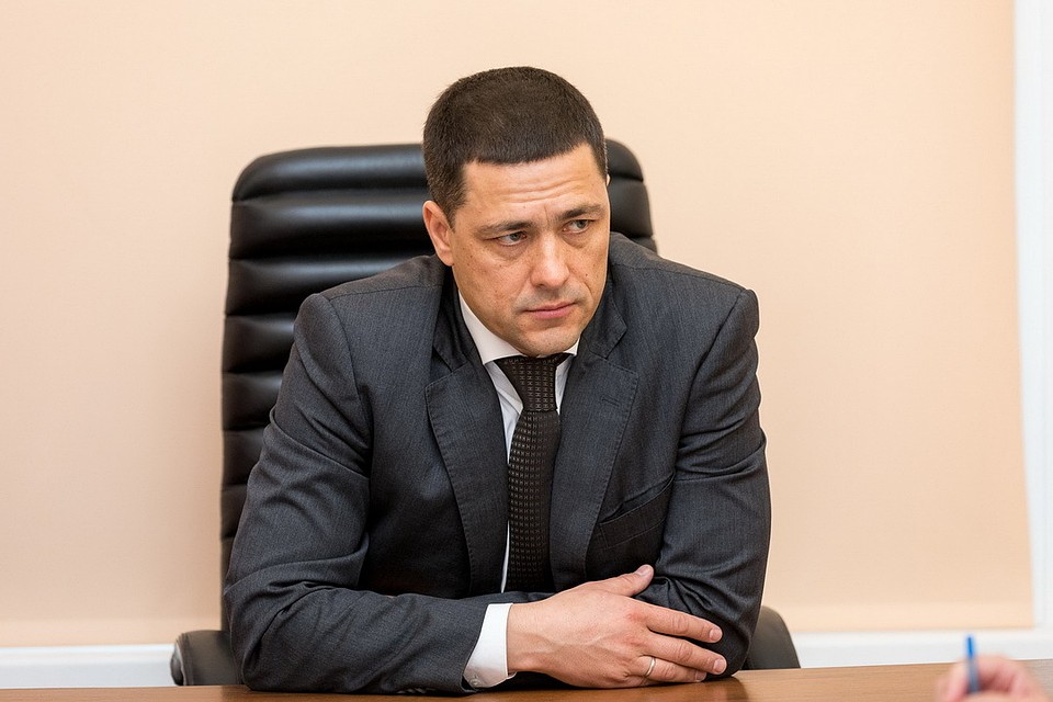Михаил Ведерников вместе с жителями Псковской области выразил соболезнования родственникам и близким погибших в Шереметьево.