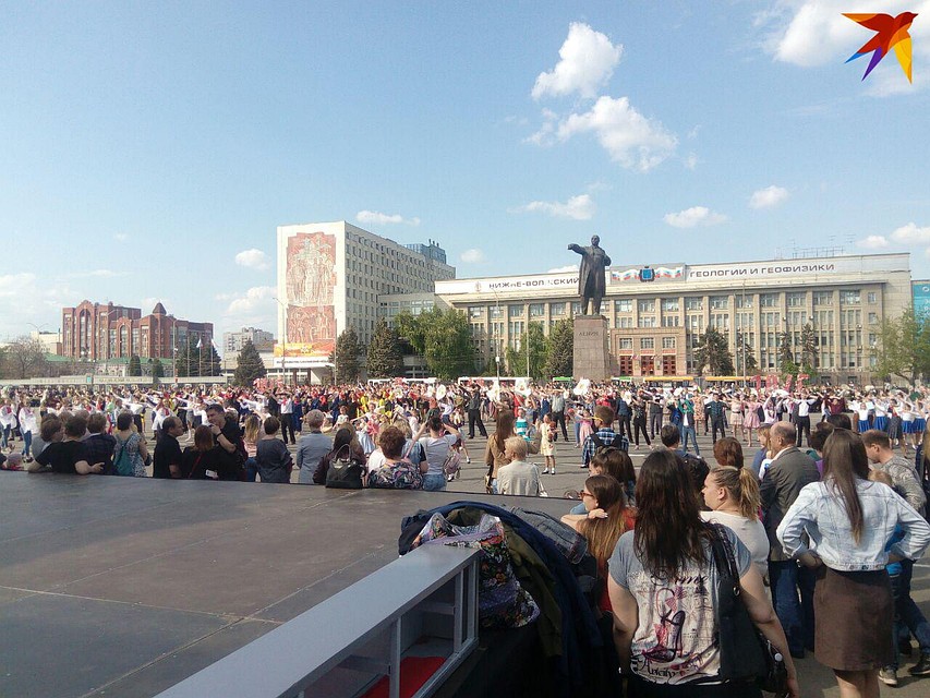 На Театральной площади репетируют парад Победы