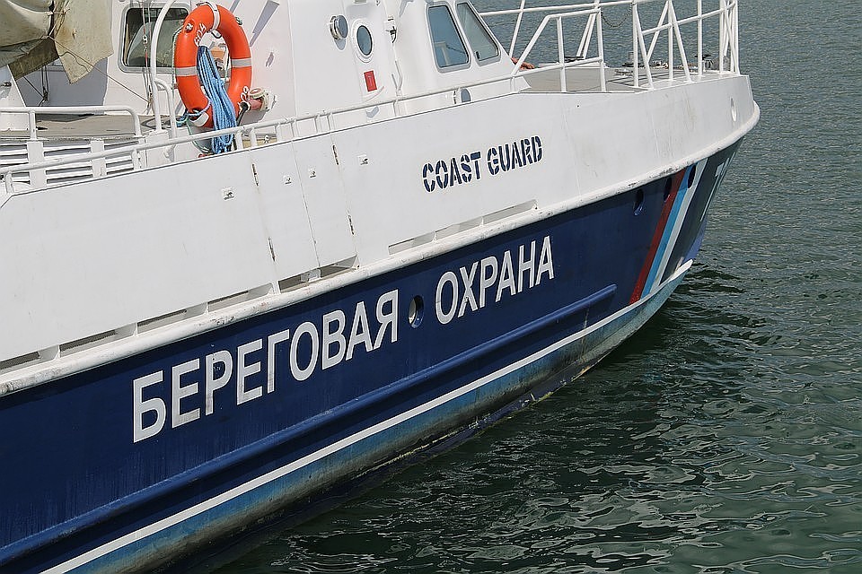 Пьяных рыбаков задержали пограничники РФ.